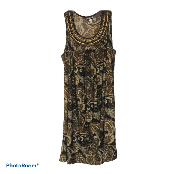 Haani Dresses & Skirts - Flowy paisley print beaded sleeveless dress